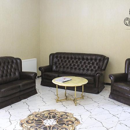 Hotel Datuki Akhmeta Esterno foto